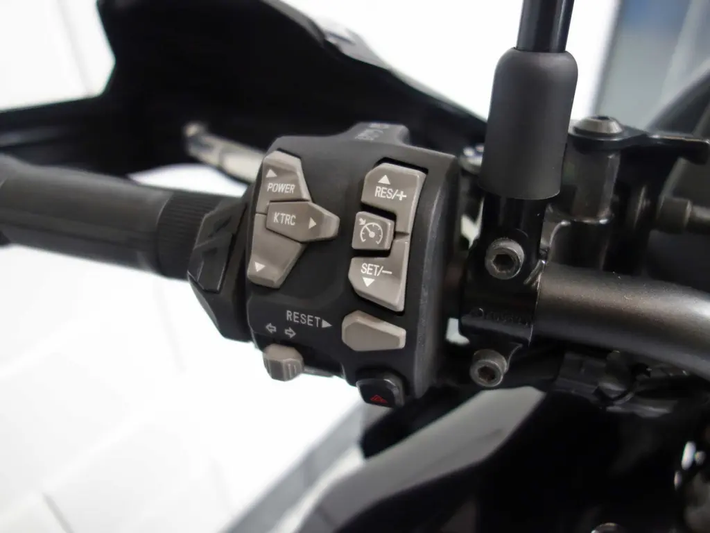Gebruikte Kawasaki Versys 1000 tour met 1043cc motor uit 2019 bij NIWA Motoren