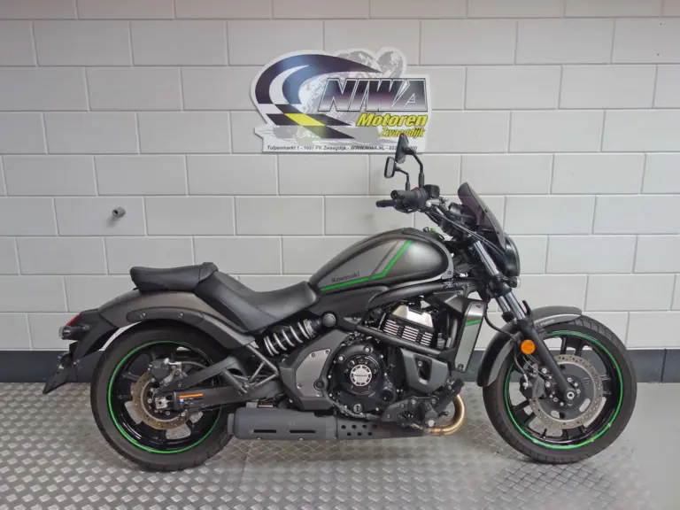 Gebruikte Harley-Davidson Low Rider chopper met 1923cc motor uit 2022 bij NIWA Motoren