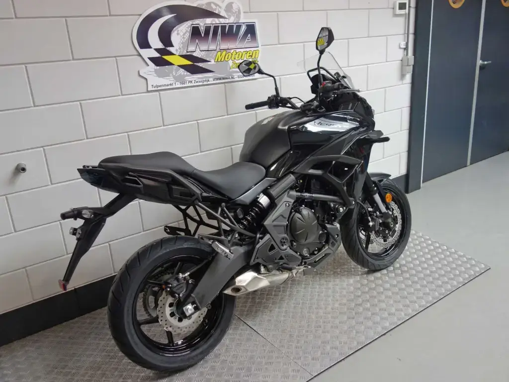 Nieuwe Kawasaki Versys 650 tour met cc motor uit 2026 bij NIWA Motoren