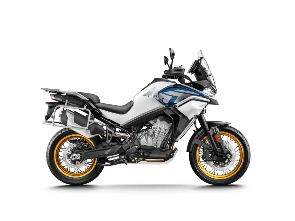 Nieuwe CFMOTO 800 MT tour met 799cc motor uit 2026 bij NIWA Motoren