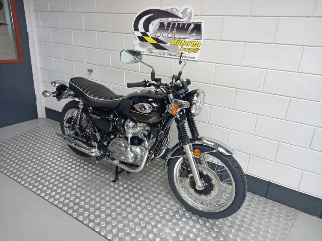 Nieuwe Kawasaki W800 naked bike met 773cc motor uit 2026 bij NIWA Motoren
