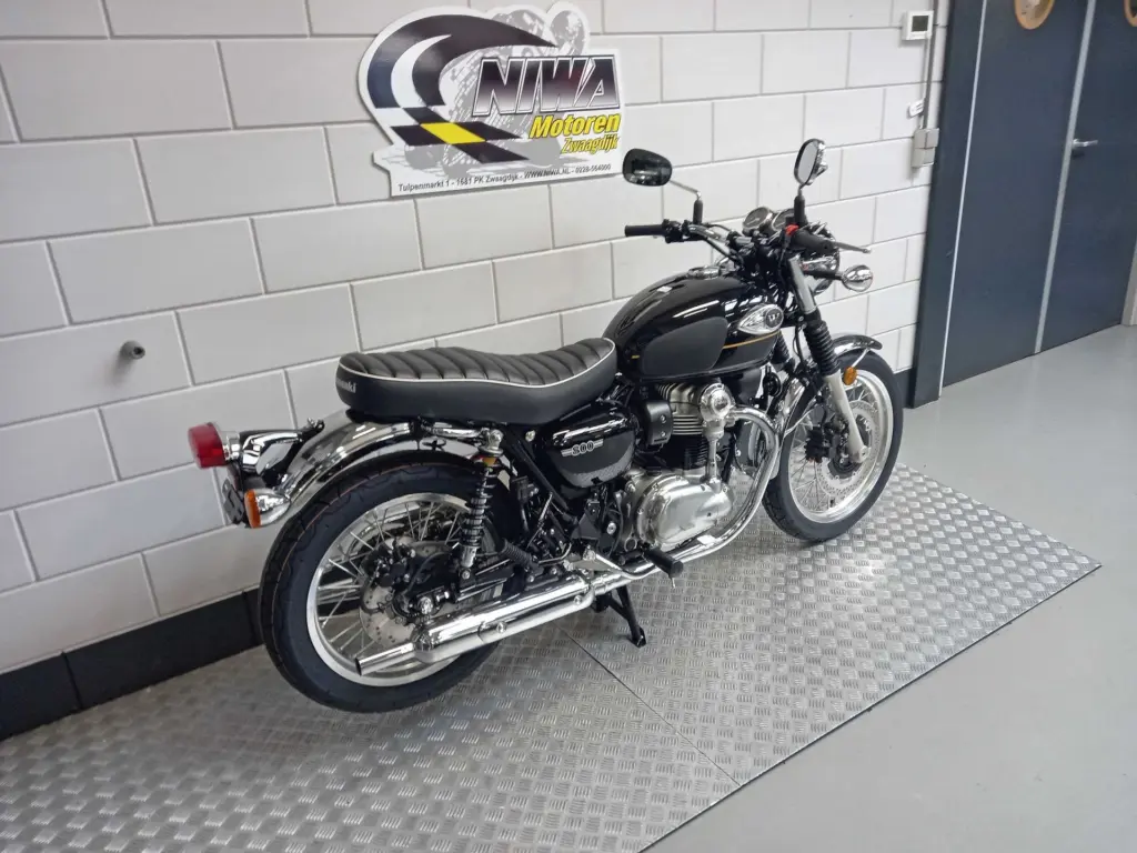 Nieuwe Kawasaki W800 naked bike met 773cc motor uit 2026 bij NIWA Motoren