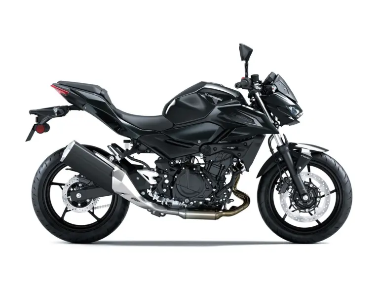 Nieuwe Kawasaki Z500 naked bike met 451cc motor uit 2025 bij NIWA Motoren