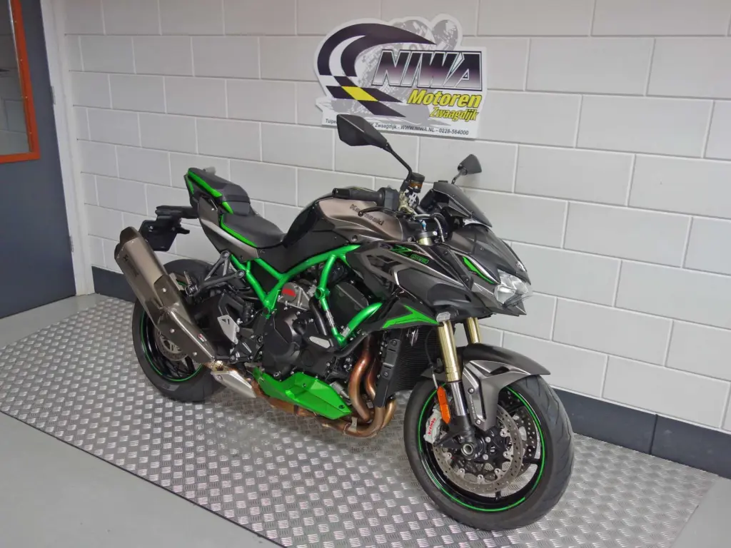 Gebruikte Kawasaki Z H2 naked bike met 998cc motor uit 2024 bij NIWA Motoren