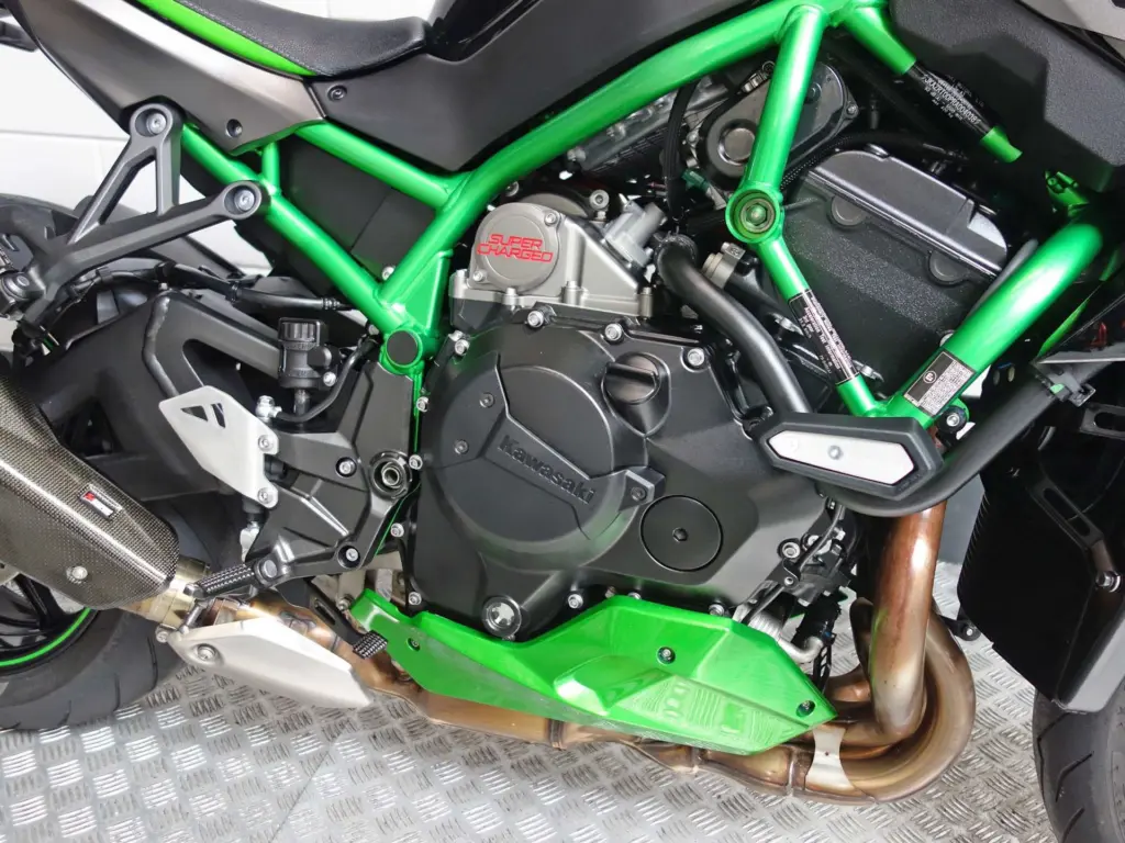 Gebruikte Kawasaki Z H2 naked bike met 998cc motor uit 2024 bij NIWA Motoren