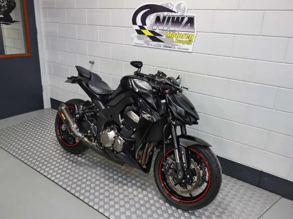 Gebruikte Kawasaki Z1000 naked bike met 1043cc motor uit 2015 bij NIWA Motoren