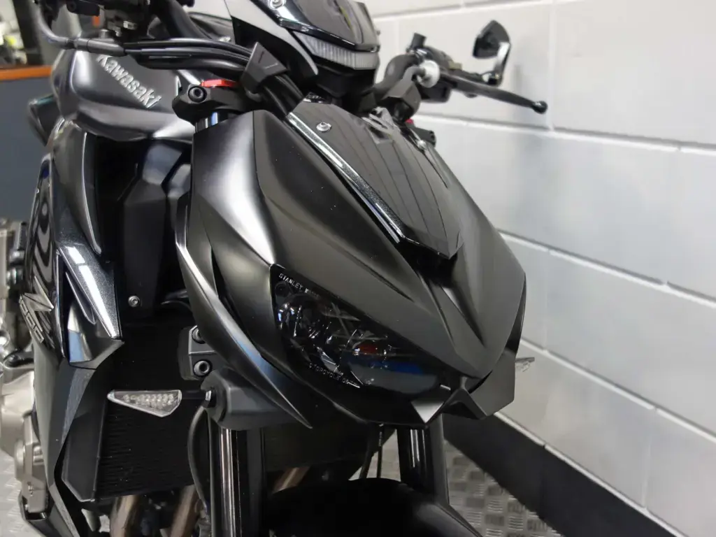 Gebruikte Kawasaki Z1000 naked bike met 1043cc motor uit 2015 bij NIWA Motoren