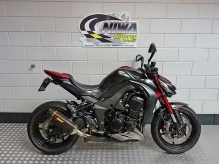 Gebruikte Kawasaki Z1000 naked bike met 1043cc motor uit 2016 bij NIWA Motoren