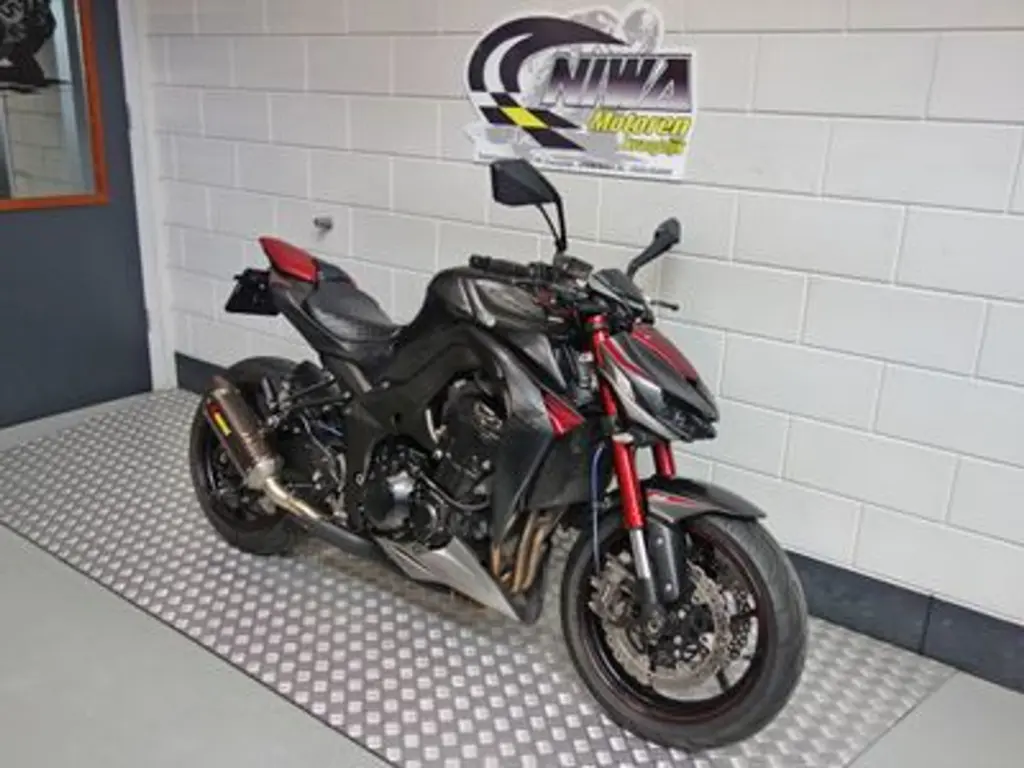 Gebruikte Kawasaki Z1000 naked bike met 1043cc motor uit 2016 bij NIWA Motoren