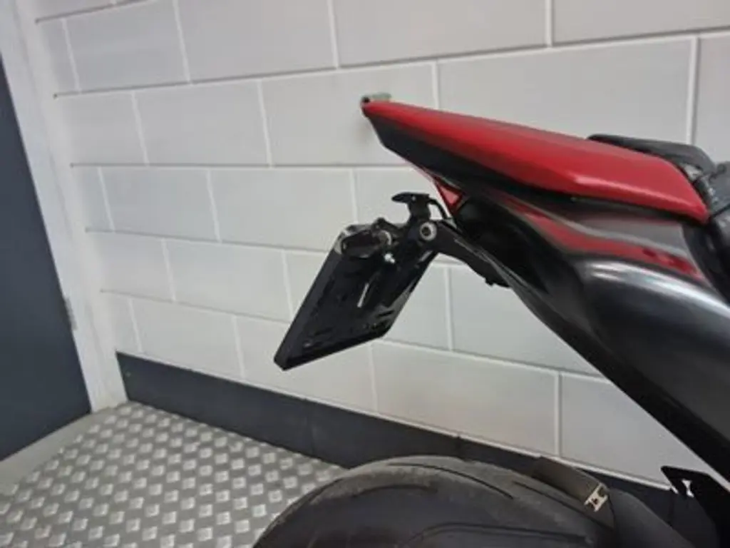 Gebruikte Kawasaki Z1000 naked bike met 1043cc motor uit 2016 bij NIWA Motoren