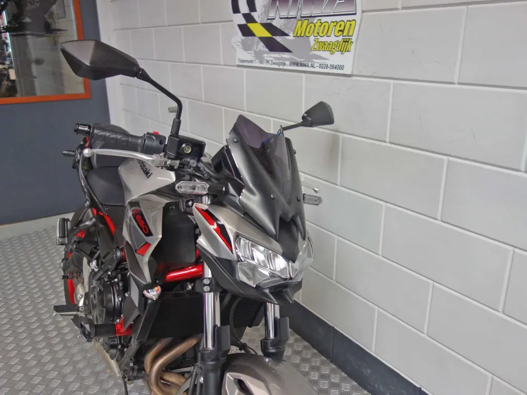 Gebruikte Kawasaki Z650 naked bike met 649cc motor uit 2023 bij NIWA Motoren