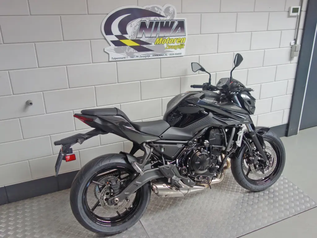 Nieuwe Kawasaki Z650 naked bike met 649cc motor uit 2026 bij NIWA Motoren
