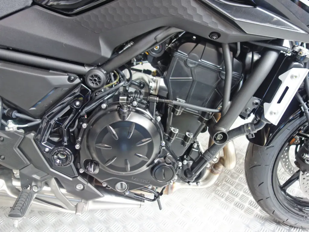 Nieuwe Kawasaki Z650 naked bike met 649cc motor uit 2026 bij NIWA Motoren