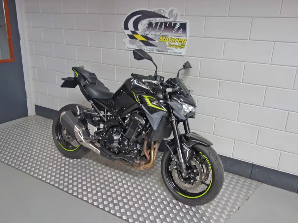 Gebruikte Kawasaki Z900 naked bike met 948cc motor uit 2024 bij NIWA Motoren