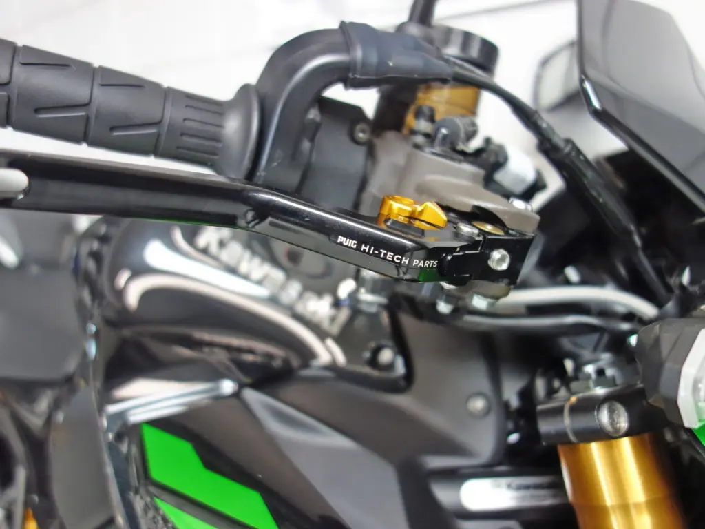 Gebruikte Kawasaki Z900 naked bike met 948cc motor uit 2024 bij NIWA Motoren