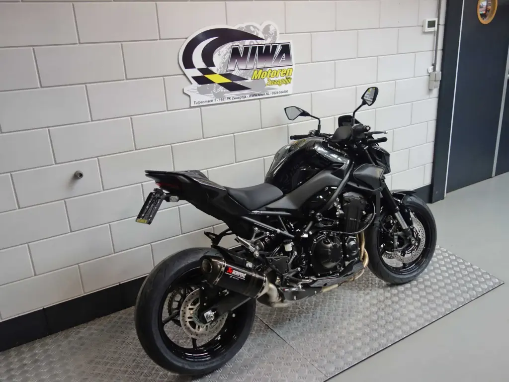 Nieuwe Kawasaki Z900 naked bike met 948cc motor uit 2026 bij NIWA Motoren