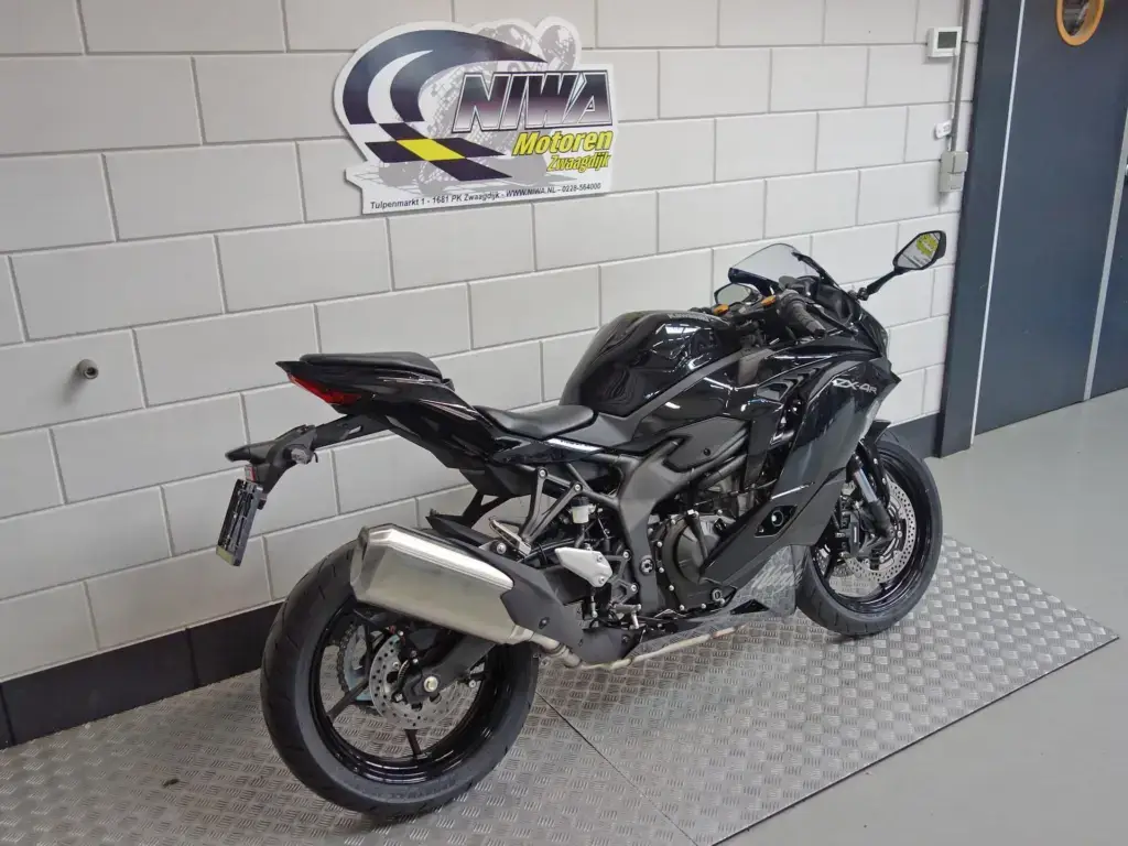 Nieuwe Kawasaki ZX-4 supersport met 399cc motor uit 2026 bij NIWA Motoren