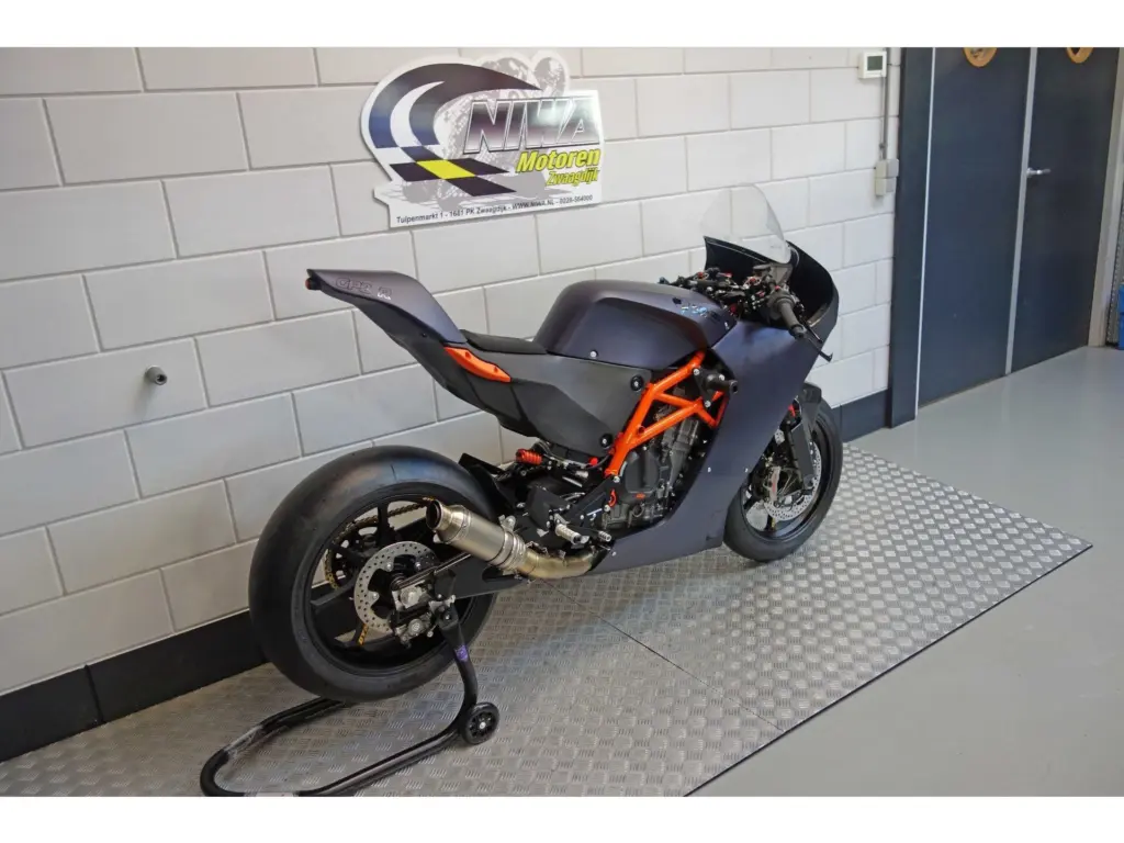 Nieuwe supersport met 890cc motor uit 2025 bij NIWA Motoren