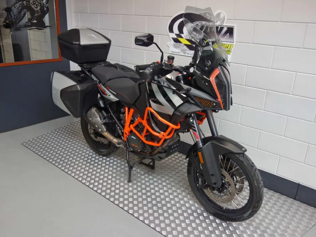 Gebruikte KTM 1290 all-road met 1301cc motor uit 2018 bij NIWA Motoren