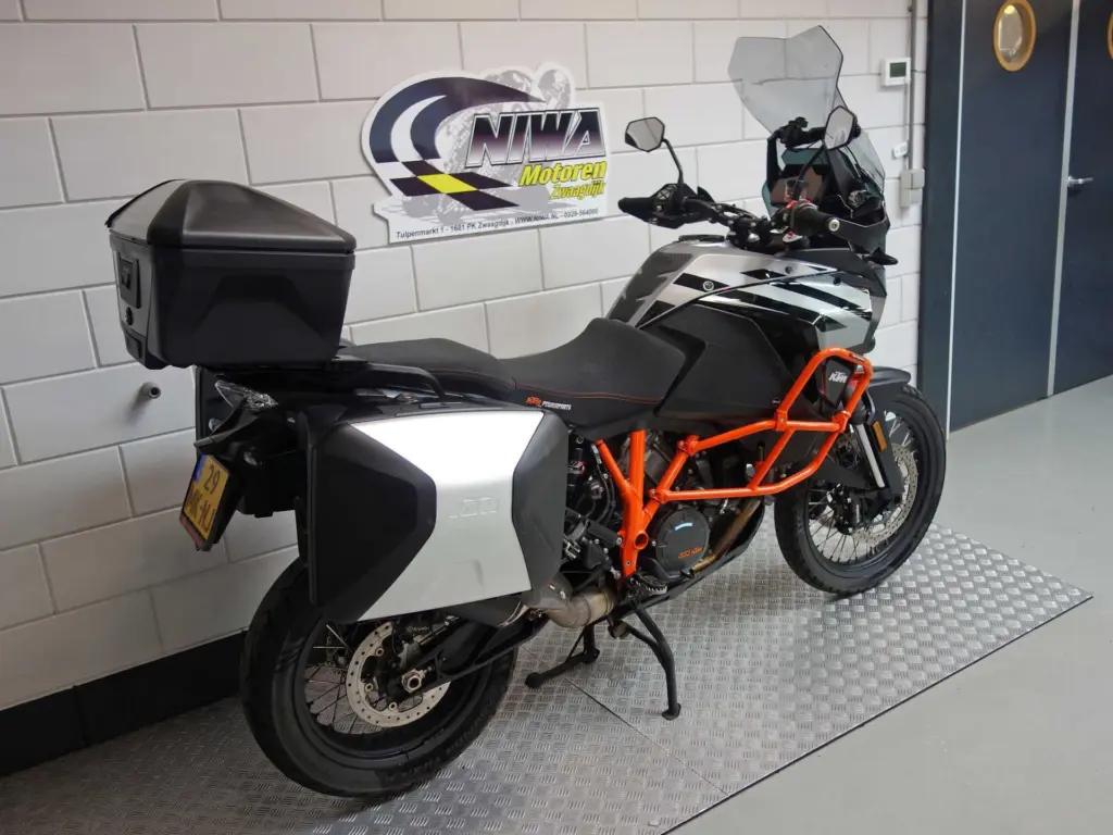 Gebruikte KTM 1290 all-road met 1301cc motor uit 2018 bij NIWA Motoren