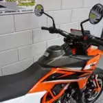 Nieuwe KTM 125 SMC supermotard met 125cc motor uit 2025 bij NIWA Motoren
