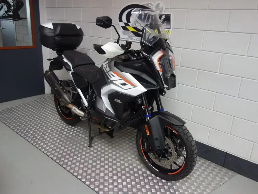 Gebruikte KTM 1290 all-road met 1301cc motor uit 2023 bij NIWA Motoren