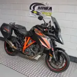 Gebruikte KTM 1290 Super Duke sport/tour met 1301cc motor uit 2019 bij NIWA Motoren