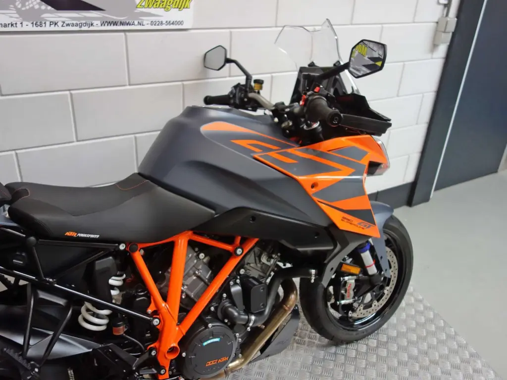 Gebruikte KTM 1290 tour met 1301cc motor uit 2025 bij NIWA Motoren