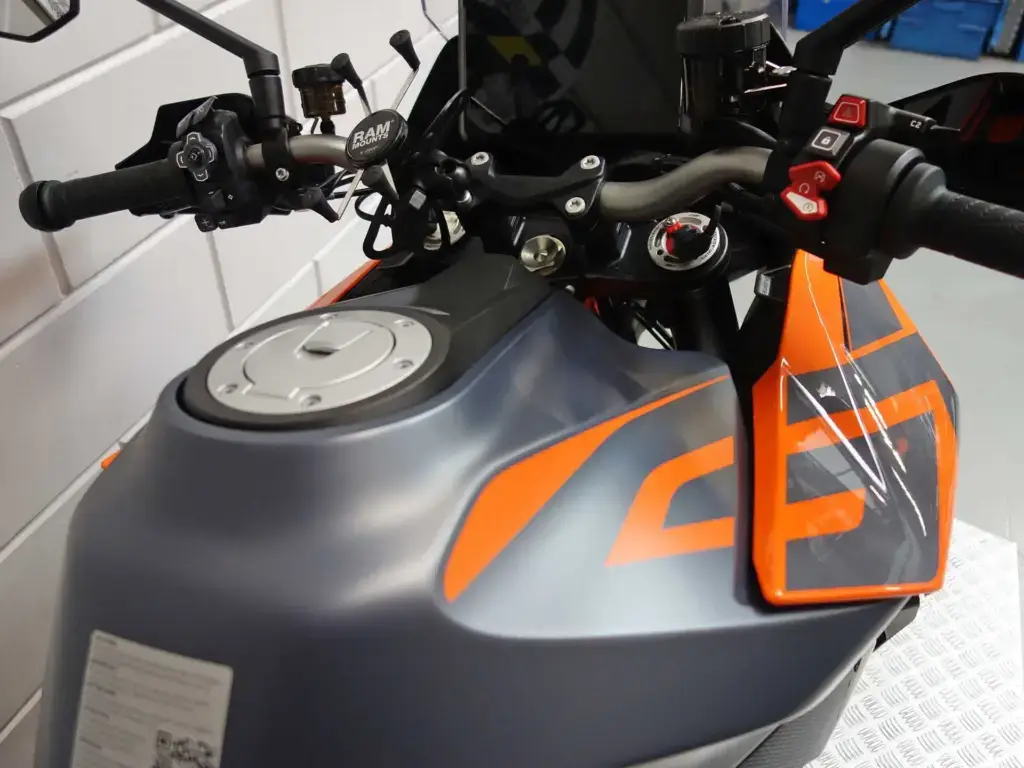Gebruikte KTM 1290 tour met 1301cc motor uit 2024 bij NIWA Motoren