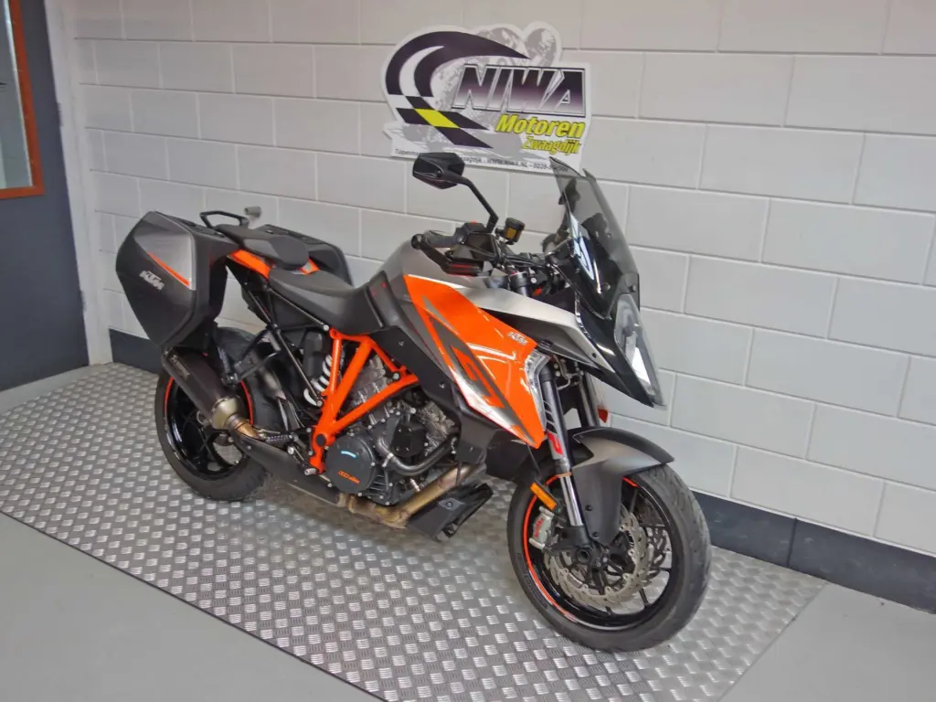 Gebruikte KTM 1290 tour met 1301cc motor uit 2017 bij NIWA Motoren