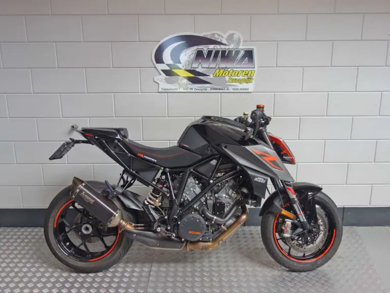 KTM 1290 SuperDuke R ABS bij NIWA Motoren
