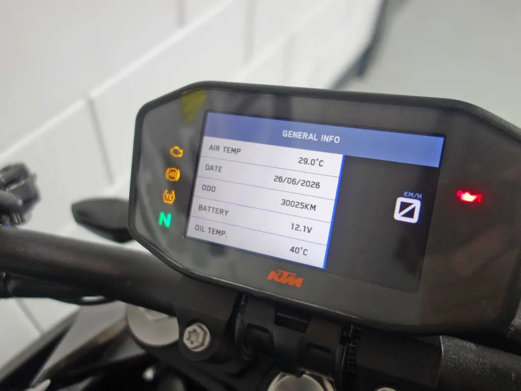 Gebruikte KTM 1290 naked bike met 1301cc motor uit 2017 bij NIWA Motoren