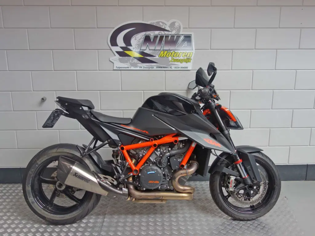 Gebruikte KTM 1290 naked bike met 1301cc motor uit 2021 bij NIWA Motoren