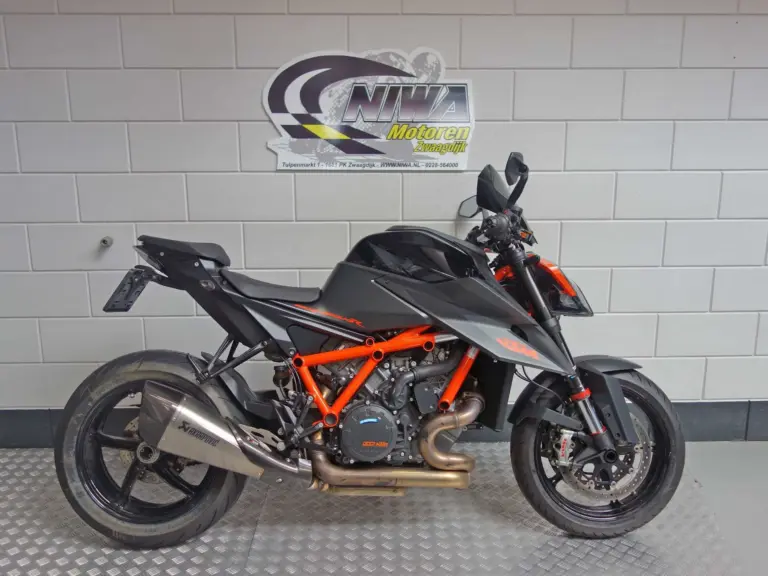 KTM 1290 SuperDuke R ABS bij NIWA Motoren