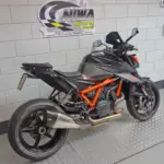 Gebruikte KTM 1290 Super Duke naked bike met 1301cc motor uit 2021 bij NIWA Motoren
