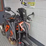 Gebruikte KTM 1290 Super Duke naked bike met 1301cc motor uit 2021 bij NIWA Motoren