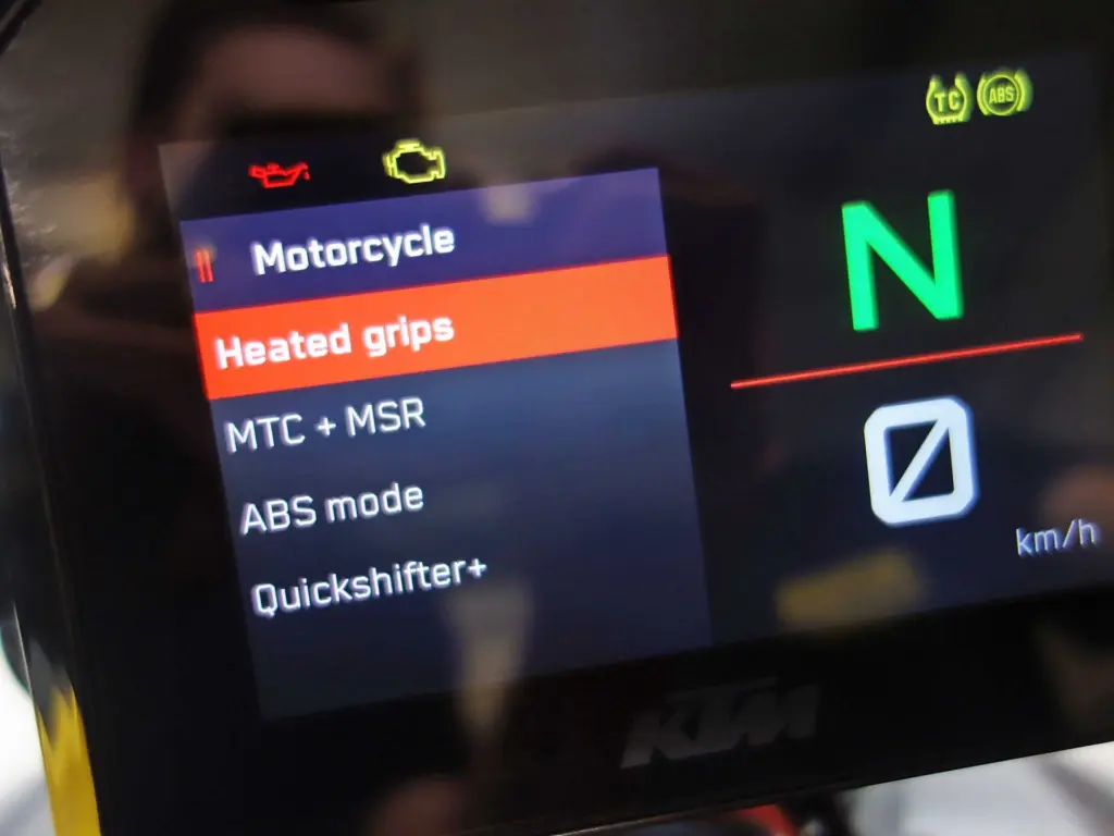 Gebruikte KTM 1290 naked bike met 1301cc motor uit 2021 bij NIWA Motoren