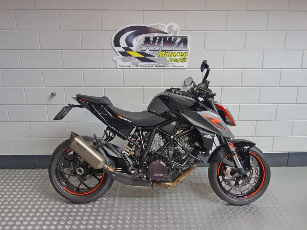 Gebruikte KTM 1290 naked bike met 1301cc motor uit 2017 bij NIWA Motoren