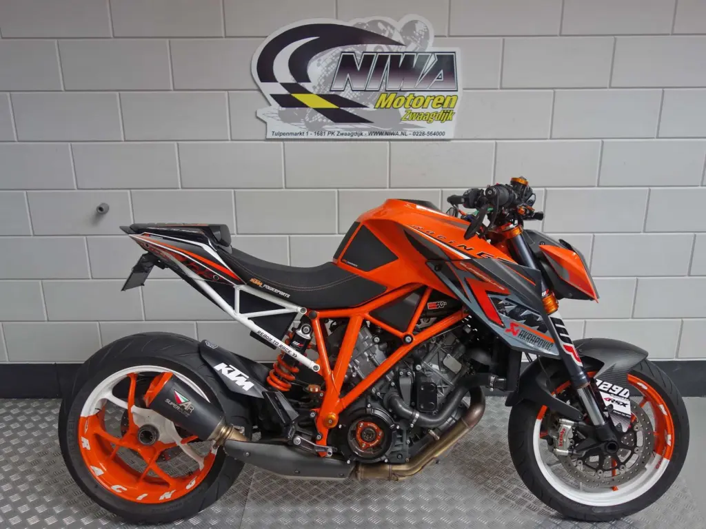 Gebruikte KTM 1290 naked bike met 1301cc motor uit 2014 bij NIWA Motoren