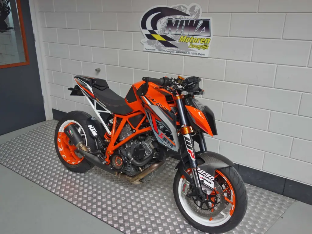 Gebruikte KTM 1290 naked bike met 1301cc motor uit 2014 bij NIWA Motoren