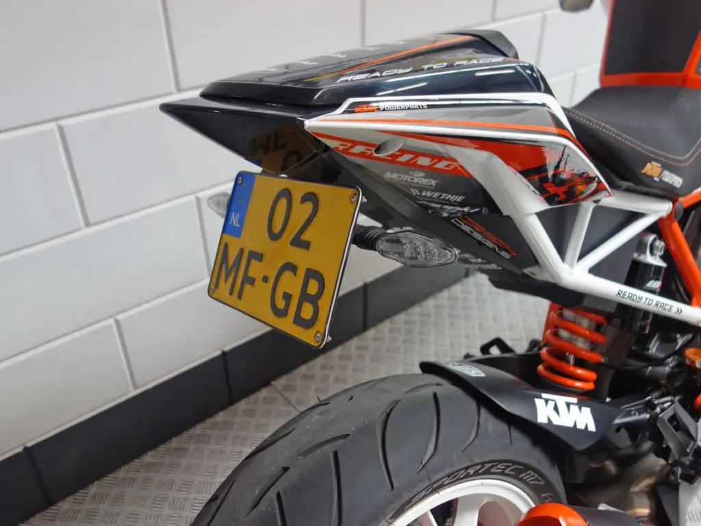 Gebruikte KTM 1290 naked bike met 1301cc motor uit 2014 bij NIWA Motoren