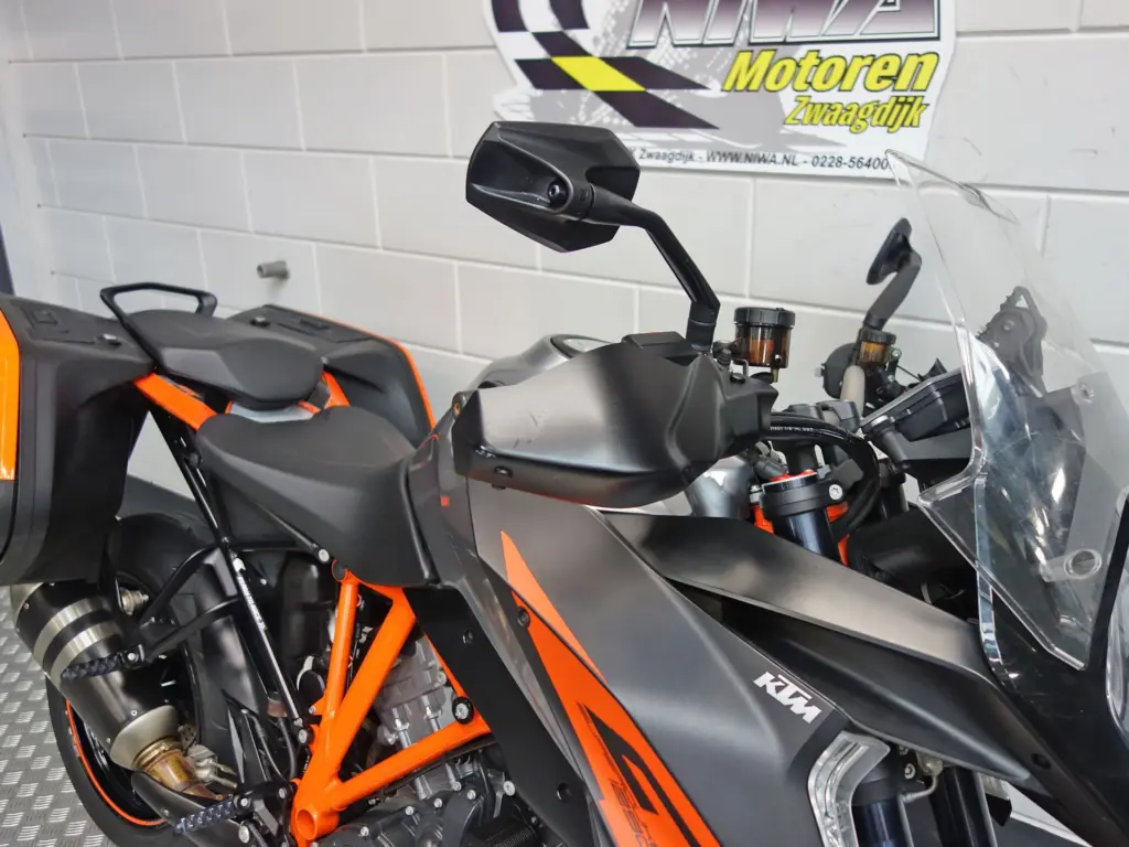 Gebruikte KTM 1290 tour met 1301cc motor uit 2018 bij NIWA Motoren