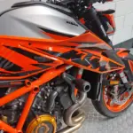 Gebruikte KTM 1290 Super Duke naked bike met 1301cc motor uit 2023 bij NIWA Motoren