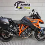 Nieuwe KTM 1290 Super Duke tour met 1301cc motor uit 2024 bij NIWA Motoren