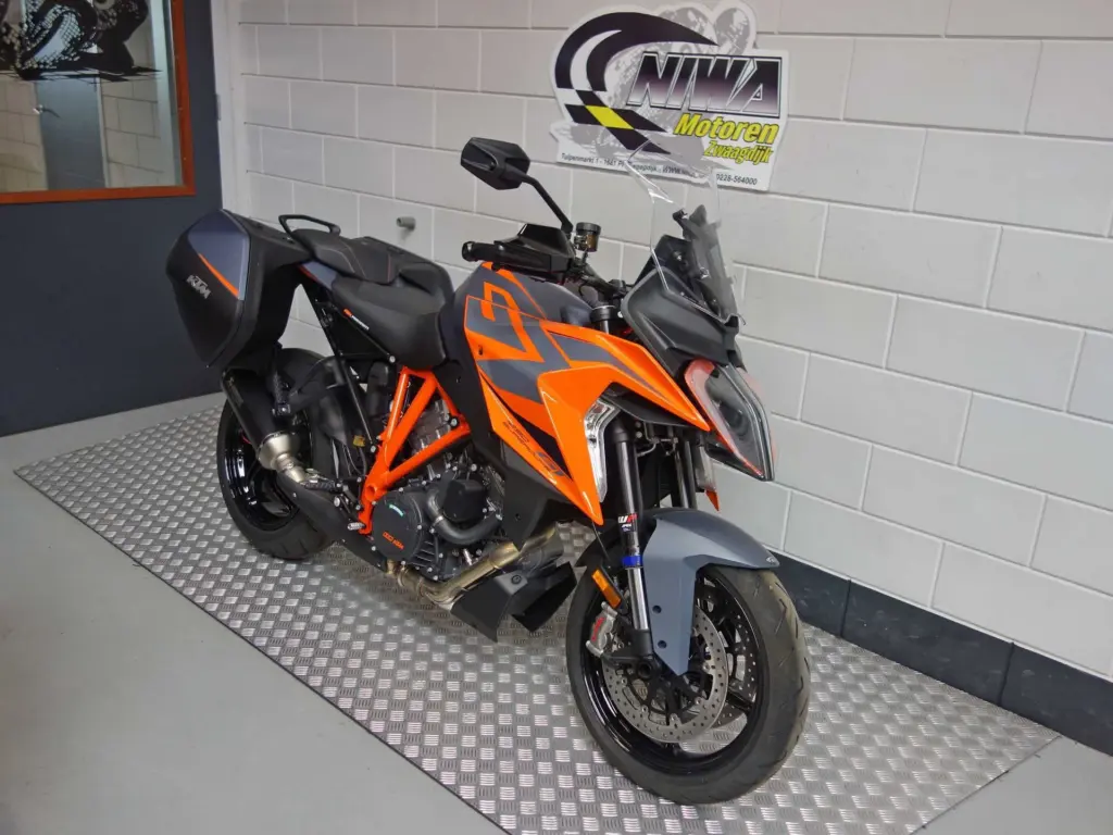 Nieuwe KTM 1290 tour met 1301cc motor uit 2024 bij NIWA Motoren