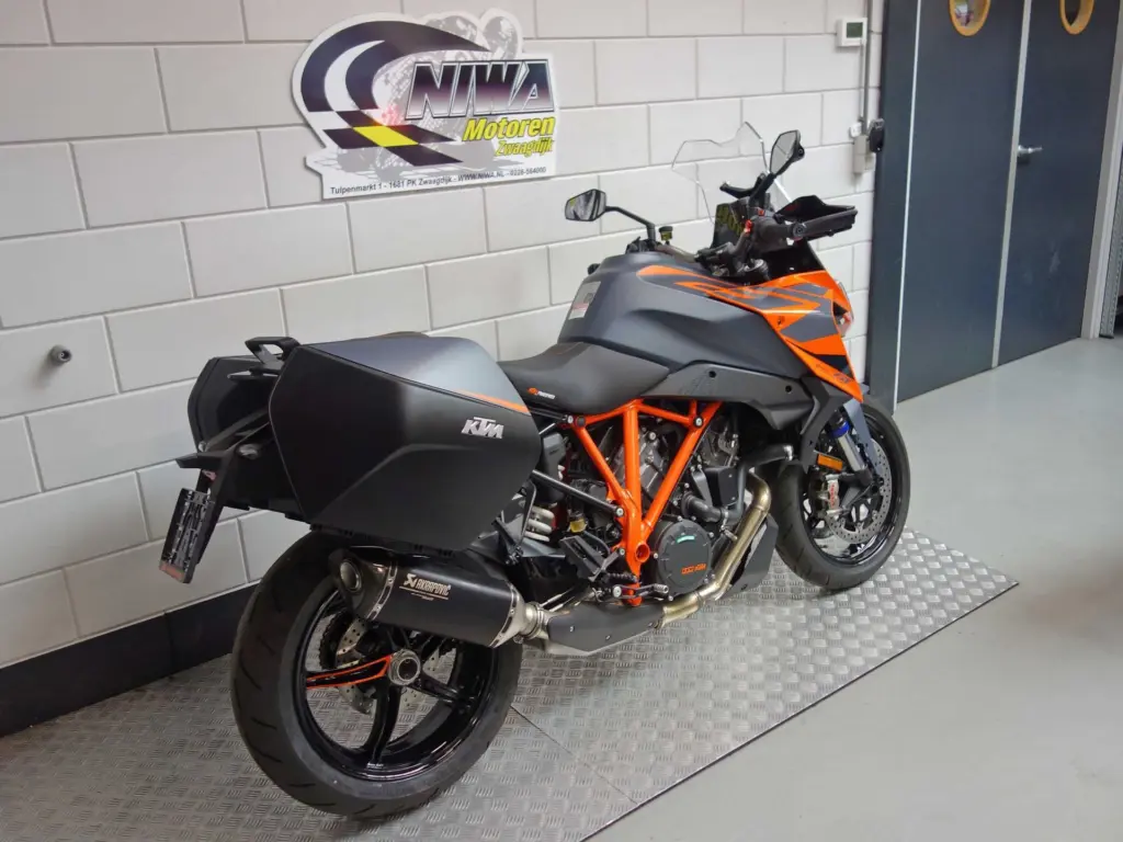 Nieuwe KTM 1290 tour met 1301cc motor uit 2024 bij NIWA Motoren