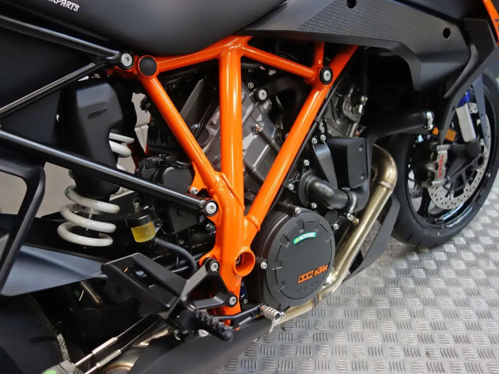Nieuwe KTM 1290 tour met 1301cc motor uit 2024 bij NIWA Motoren