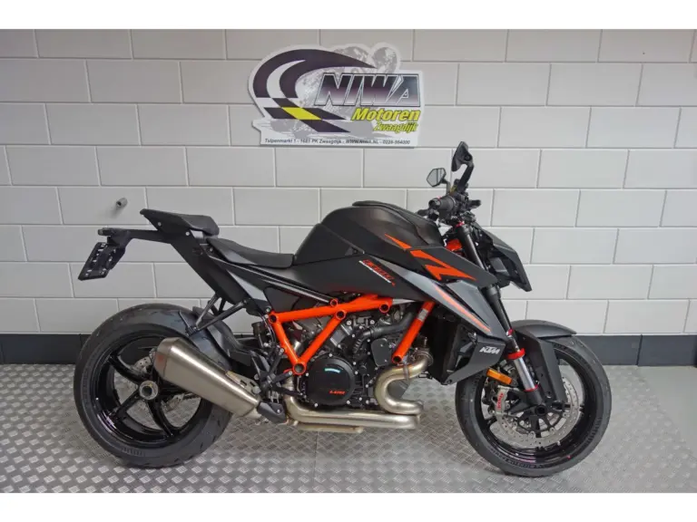 Gebruikte KTM 690 naked bike met 693cc motor uit 2016 bij NIWA Motoren