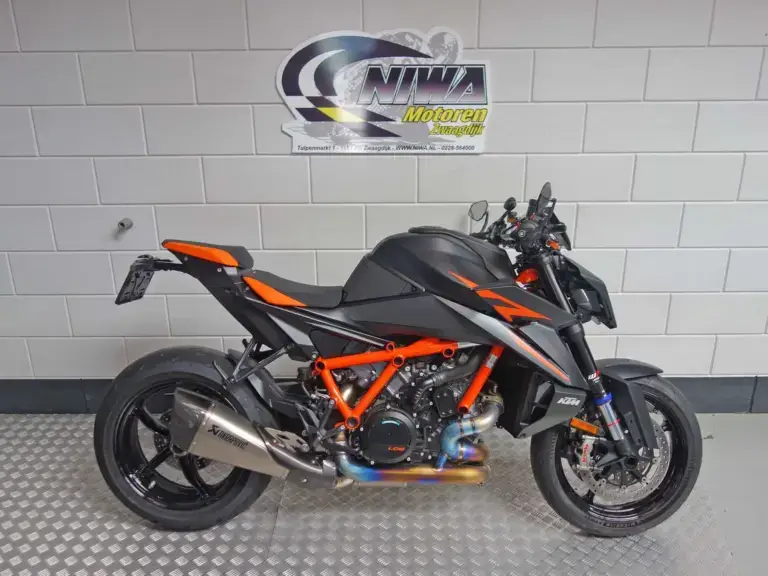Gebruikte KTM 890 Adventure all-road met 889cc motor uit 2020 bij NIWA Motoren