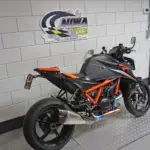 Gebruikte KTM 1390 Super Duke naked bike met 1350cc motor uit 2026 bij NIWA Motoren